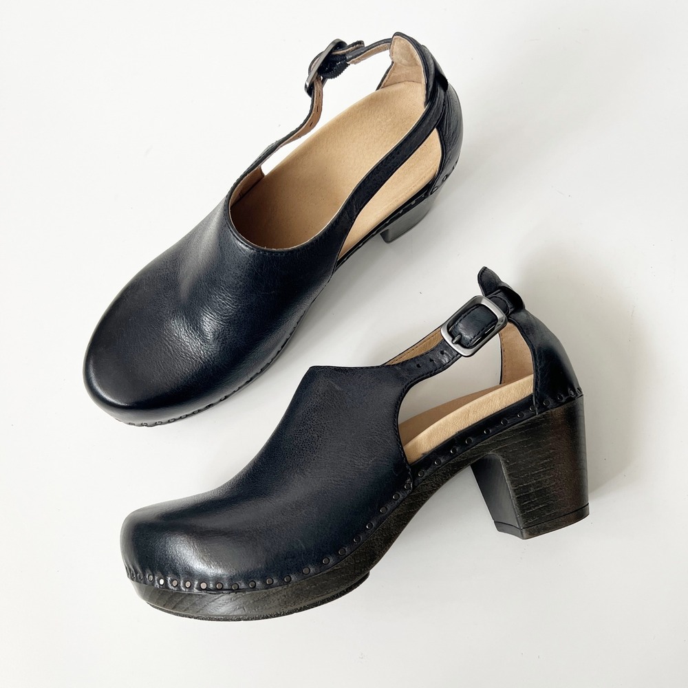 Dansko Sassy Clog Sandals 39 8.5-9 Black Leather Studded Ankle Strap Block Heel